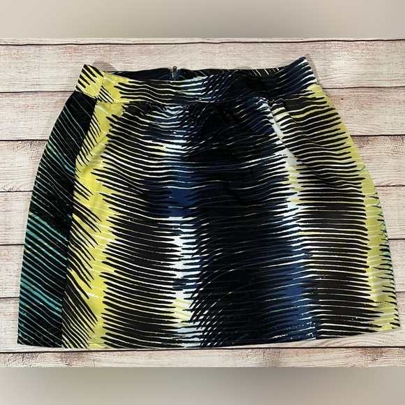Ann Taylor LOFT -  ABSTRACT chiffon mini skirt, size 10 - Picture 1 of 4